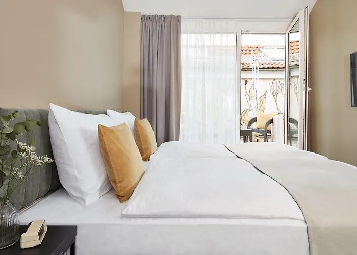 Lägenhetshotell Living 3*
