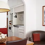 Aparthotel Living 3*