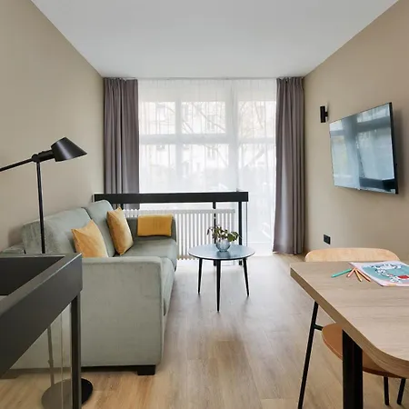 Aparthotel Living 3*