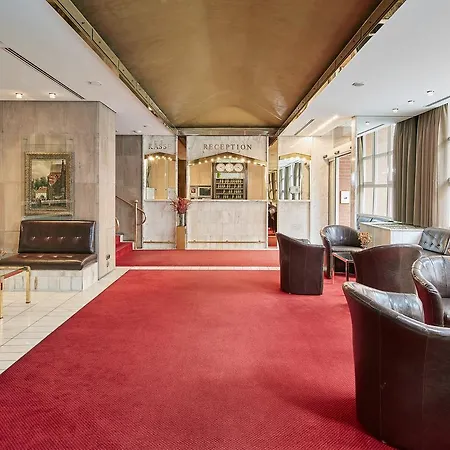 Aparthotel Living 3*